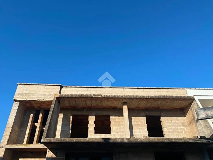 Casa con 5 locali in vendita in Via I Maggio, Alliste