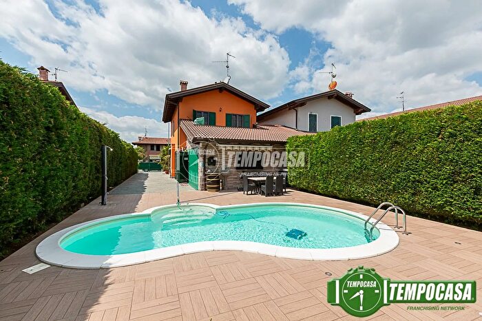 Casa quadrilocale in vendita in Via Giuseppe Verdi, Fiesco