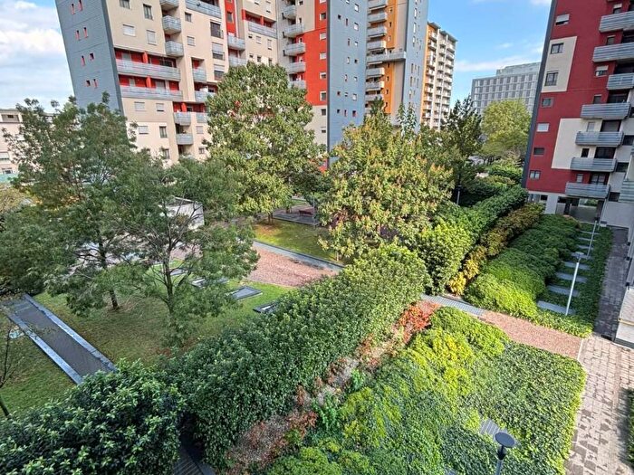 Appartamento trilocale in affitto in Via Giovanni Ansaldo, Bignami Ponale, Milano