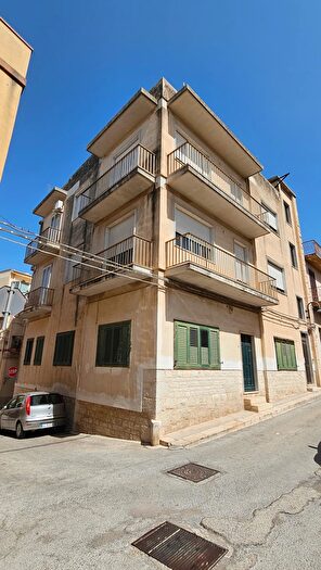 Appartamento con 6 locali in vendita in Via Liguria, Modica