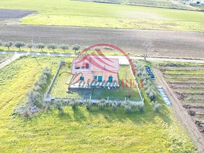 Casa con 9 locali in vendita in Campomarino