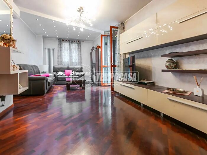 Appartamento trilocale in vendita in Via Giuseppe Verdi, Settimo Milanese