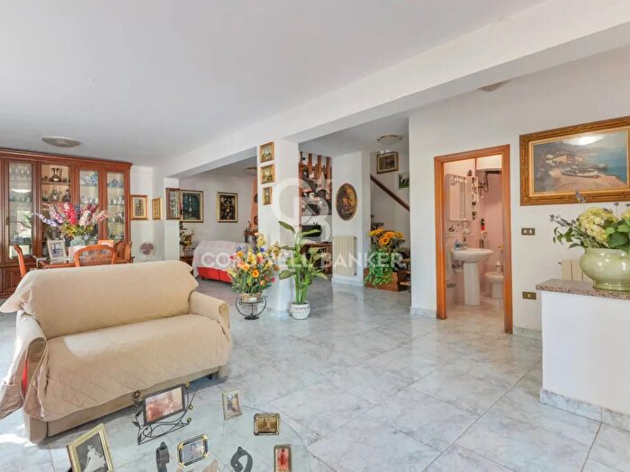 Appartamento trilocale in vendita in Via della Costa, Campo Nell'Elba