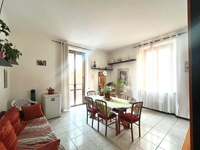 Appartamento trilocale in vendita in Via Ruccellai, Varese