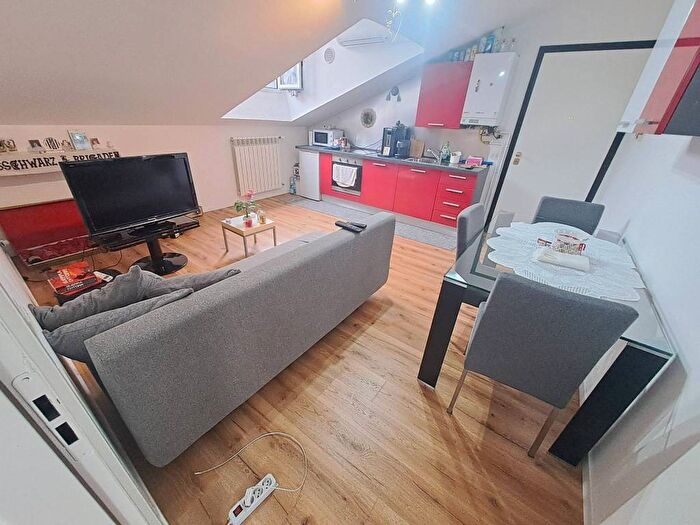 Casa bilocale in affitto in Via San Bernardino, Canovine, Bergamo