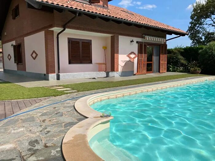 Casa con 8 locali in vendita in Via Capitan De Poi, Givoletto