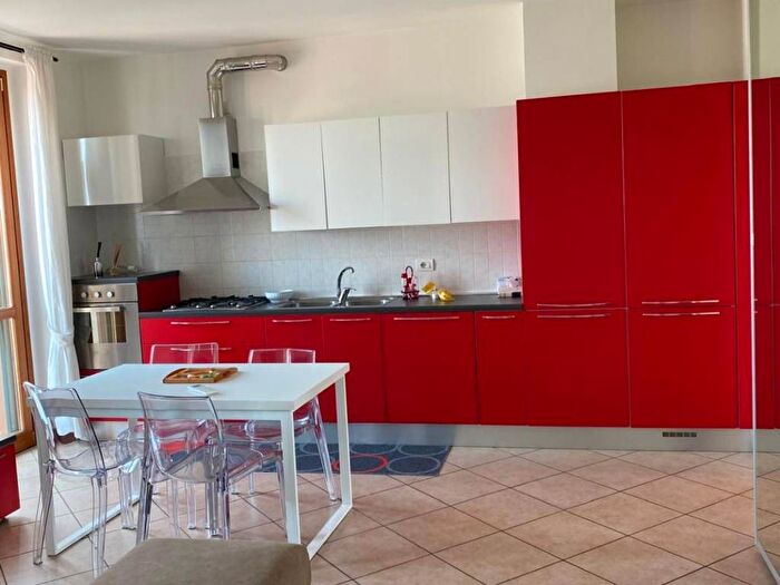 Appartamento bilocale in affitto in Via Milano, Saronno