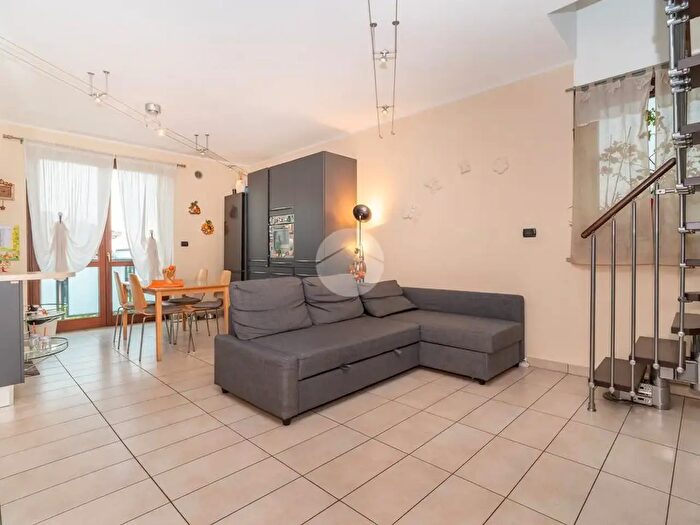 Appartamento quadrilocale in vendita in Via Garibaldi, San Gillio
