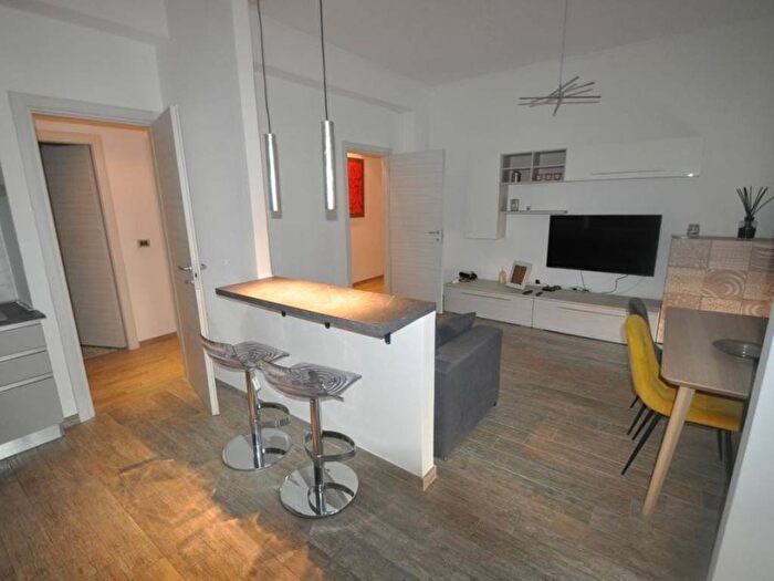 Appartamento con 5 locali in affitto in Via Tolone, Centro Storico, La Spezia