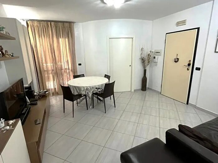 Appartamento trilocale in vendita in Via Caposcardicchio, Bari