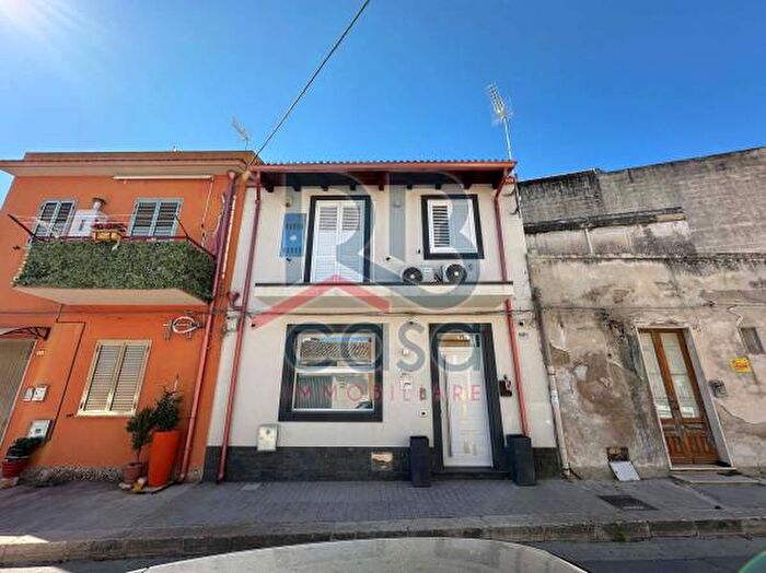 Casa trilocale in vendita in Via Fratelli Bandiera, Ispica