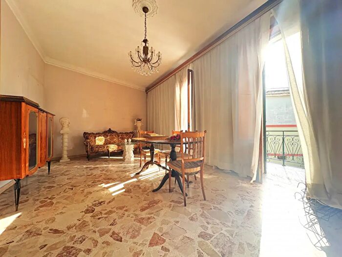 Appartamento con 6 locali in vendita in Via Roma, Arnesano