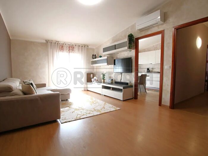 Appartamento con 5 locali in vendita in Montegalda