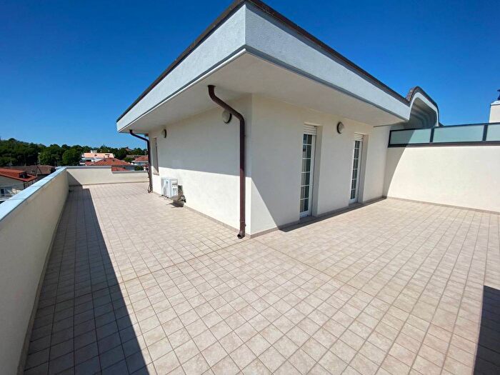 Casa trilocale in vendita in Viale Gaspare Spontini, Alba Mare, Riccione