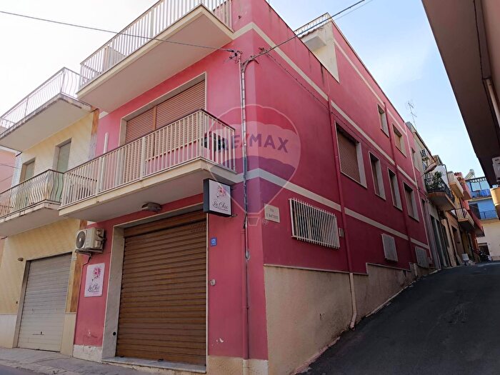 Casa con 6 locali in vendita in Via Cesare Battisti, Pachino