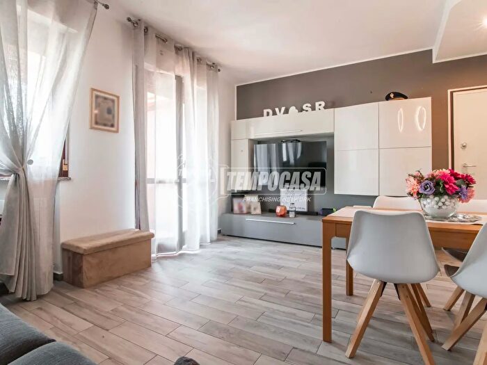 Appartamento trilocale in vendita in Via Martiri della Libertà, Solbiate Olona