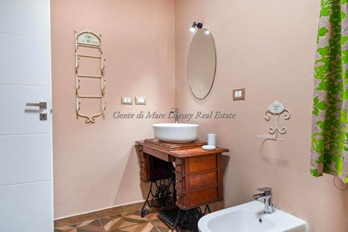 Casa con 6 locali in vendita in Ostuni