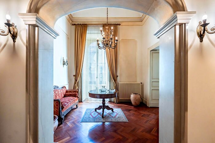 Appartamento con 8 locali in vendita in Viale XX Settembre, Catania