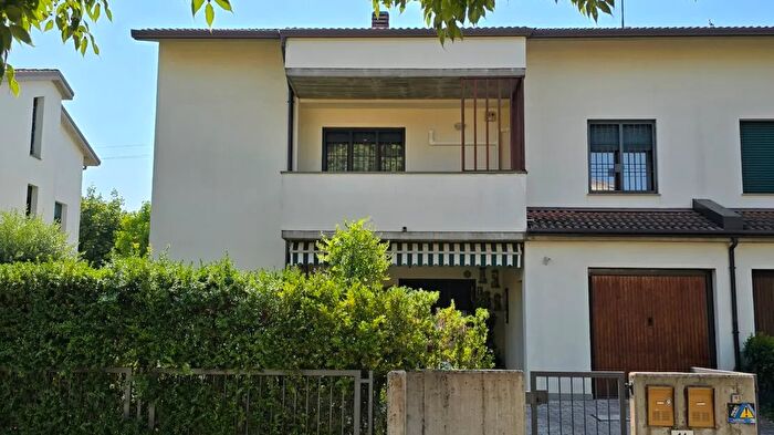 Casa in vendita in Via Mattarella Imola Carlina, Imola