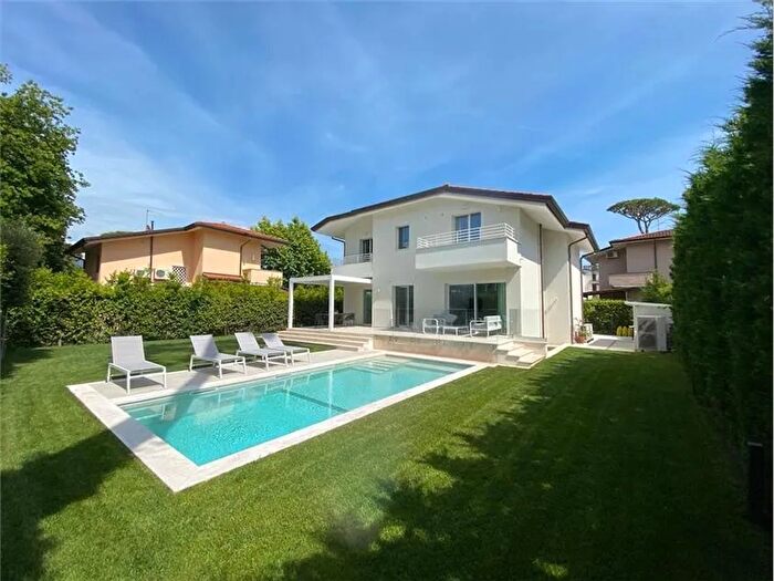 Casa in vendita in Pietrasanta