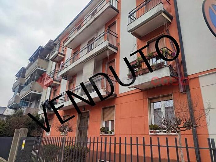 Appartamento bilocale in vendita in Via Botticelli, Pioltello