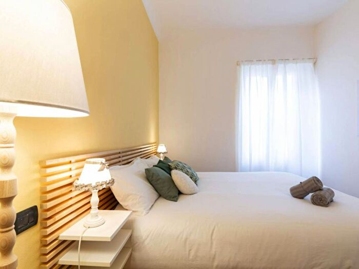 Appartamento trilocale in affitto in Via Orti, Quadronno Crocetta, Milano