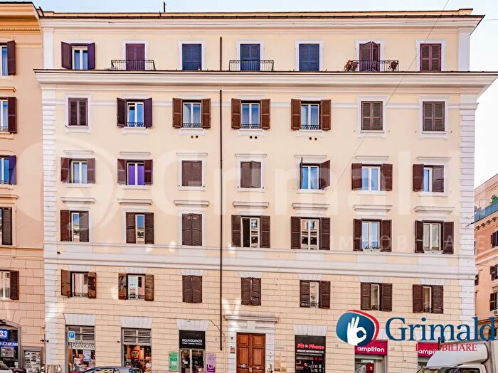 Appartamento quadrilocale in vendita in Via Candia, Roma