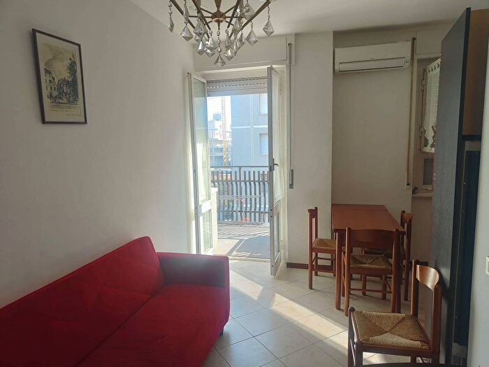 Appartamento trilocale in affitto in Via Vertoiba, Martini Insubria, Milano