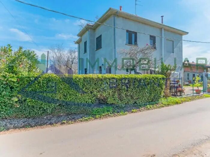 Casa con 6 locali in vendita in Via Boschina, Gallarate
