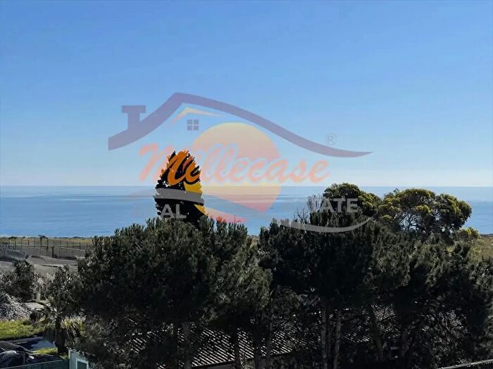 Appartamento trilocale in vendita in Via Lazio, Siracusa
