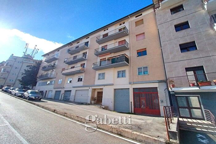 Appartamento con 5 locali in vendita in Via Masciotta, Campobasso