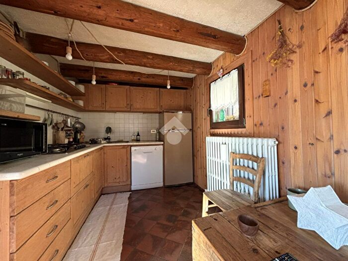 Appartamento trilocale in affitto in Via Tommaso Valenti, Bormio