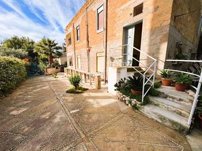 Appartamento trilocale in vendita in Via dei Platani, Porto Empedocle