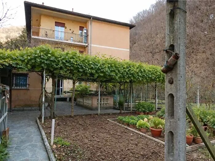 Appartamento con 5 locali in vendita in Valbrevenna