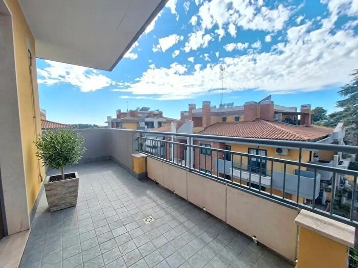 Appartamento quadrilocale in vendita in Via Alessandro Santini, Roma