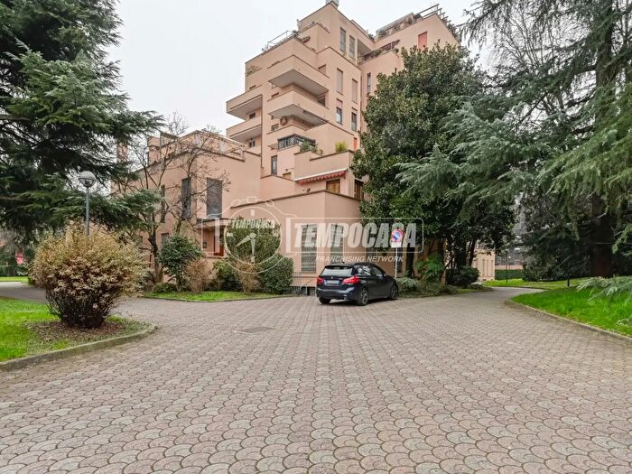 Appartamento trilocale in vendita in Via Fratelli Cervi, Segrate