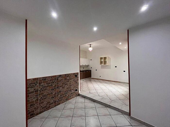 Appartamento bilocale in affitto in Via Matteo Renato Imbriani, Stella Materdei, Napoli