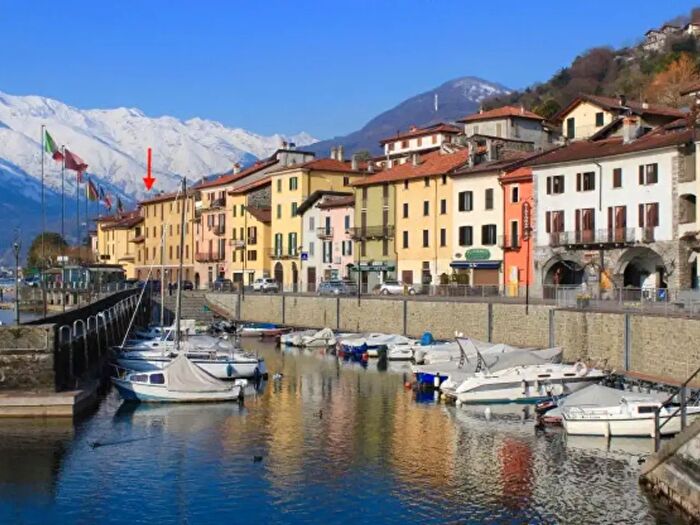 Appartamento bilocale in vendita in Via Regina, Domaso