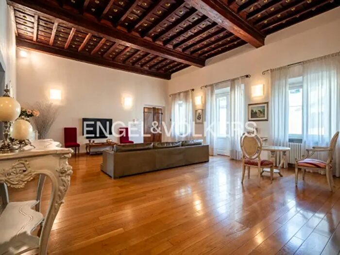 Appartamento con 6 locali in vendita in Via Santo Stefano, Campi Bisenzio