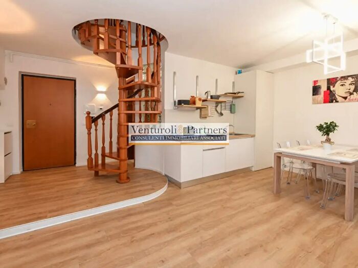 Appartamento bilocale in vendita in Via Giuseppe Garibaldi, Desenzano Del Garda
