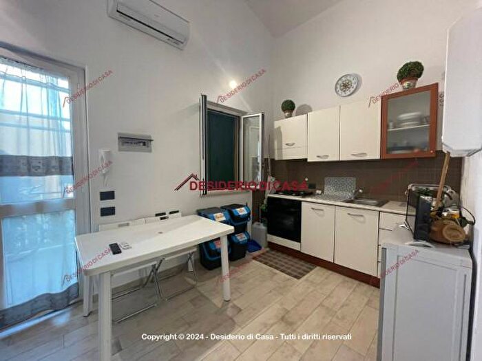 Casa trilocale in vendita in Viale delle Tribune, Campofelice Di Roccella