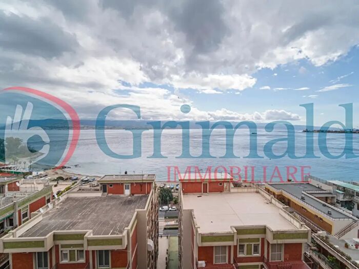 Appartamento con 6 locali in vendita in Messina