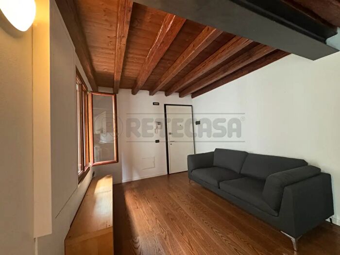Appartamento bilocale in affitto in Via Jacopo Vittorelli, Bassano Del Grappa