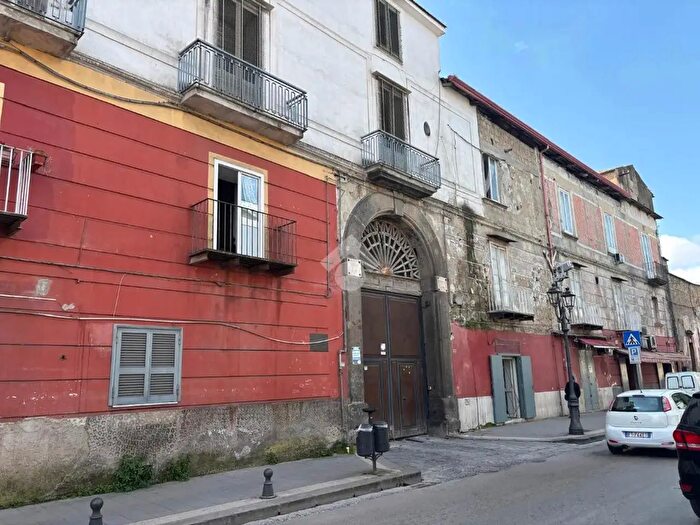 Appartamento trilocale in vendita in Via Conte Mirabelli, Calvizzano