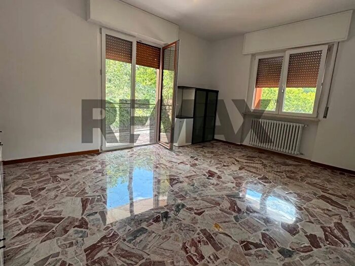 Appartamento trilocale in affitto in Via Clanezzo, Almenno San Salvatore