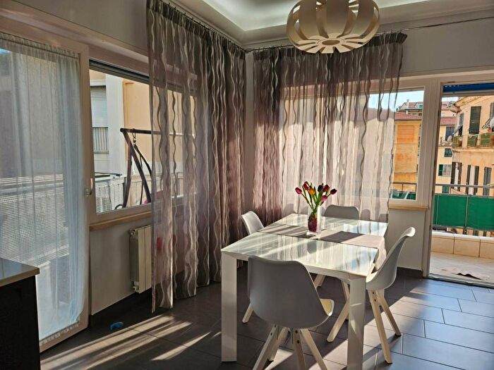 Appartamento quadrilocale in affitto in Via Ravaschieri, Stadio, Chiavari