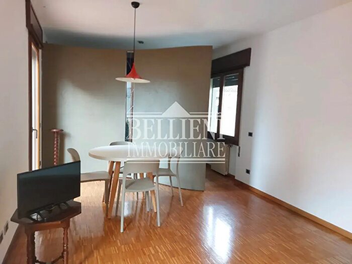 Appartamento trilocale in affitto in Contrada Torretti, Vicenza