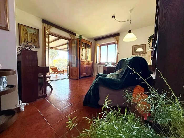Casa con 7 locali in vendita in Casale Marittimo