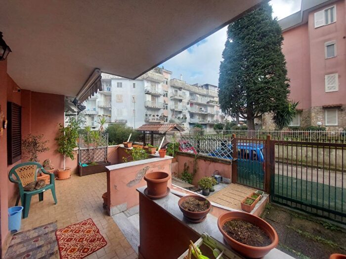 Casa quadrilocale in vendita in Via Vincenzo Bellini, Marano Di Napoli