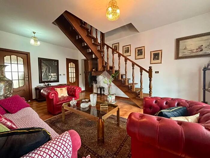 Appartamento con 5 locali in vendita in Corso Castello, None